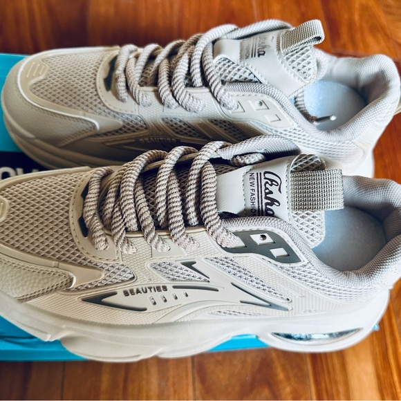 Men’s shoes size 8.5 - Picture 2 of 5